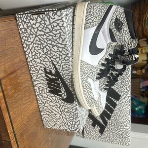 Jordan 1 Retro High OG White Cement